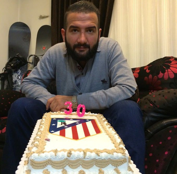 atletiuniverse's tweet photo. Ali Bahrampour, a 38-year-old Iranian Atletico Madrid fan, has been arrested for protesting against the Government of Iran and is not being allowed to hire a lawyer. Ali is now in prison with his life in danger. Let's give him a voice on here, rojiblancos! ✊ #علی_بهرامپور https://t.co/8mMCISg2qJ