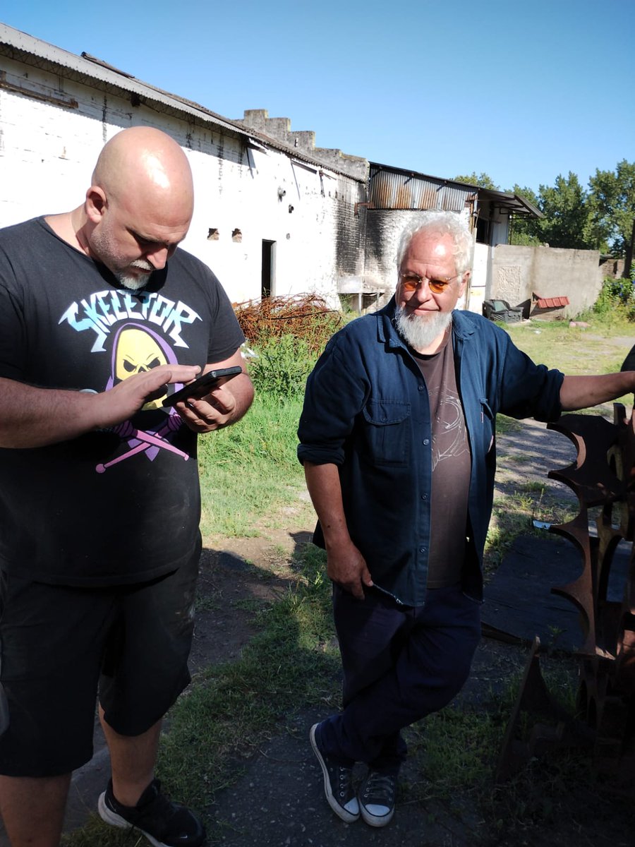 ProQuilmes1's tweet image. Hoy estuvimos en Quilmes realizando una donacion de chapas y maderas para la casa de botellas de tito ingenieri. 
Agradecemos de costumbre el recibiento con tanto amor y cariño.