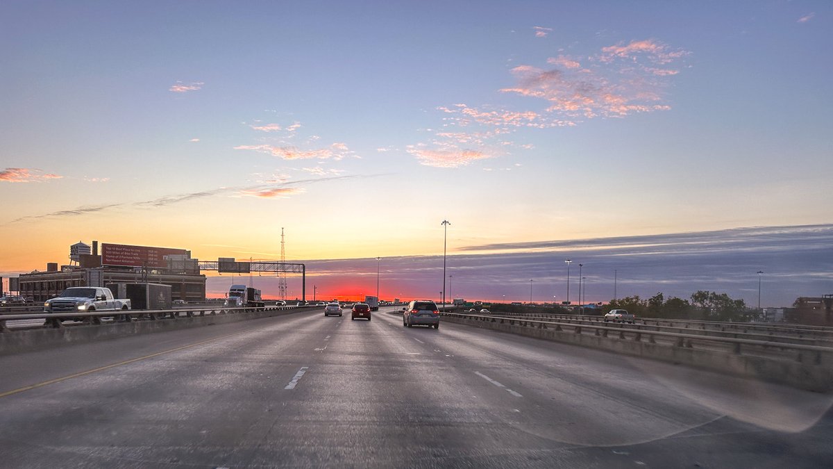 Coachbufkin's tweet photo. These iPhone cameras are getting insane. RAW image shot on the way to work. 🤯 https://t.co/zjnwOd2RAj