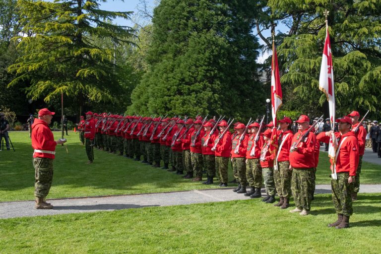 3CdnDiv3DivCA's tweet photo. PHOTO OF THE MONTH - MAY
Canadian Rangers from across the country gathered in Victoria to celebrate their 75th anniversary with a formal ceremony that involved the Governor General of Canada Her Excellency the Right Honourable Mary Simon. #4CRPG #1CRPG
📸: Corporal Jay Naples https://t.co/d4Zckw8MQ9
