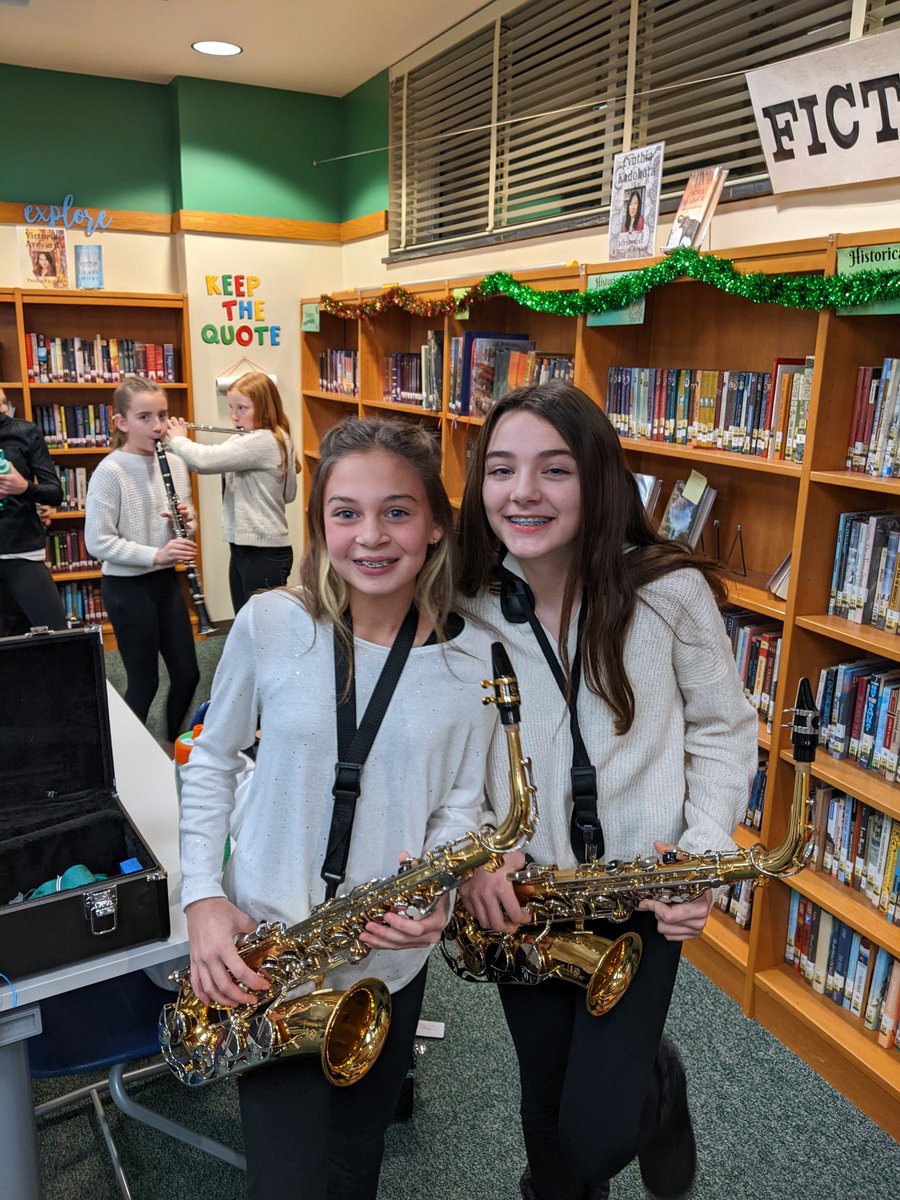 MusicAvon's tweet photo. Our Avon Braves Bands performed beautifully at our concert last night!!  There is nothing like liver music to get you into the holiday spirit.  We are so proud of you! @CM_Ecklund @avon_central @R_Wagner07 https://t.co/uEPLbXJIQk