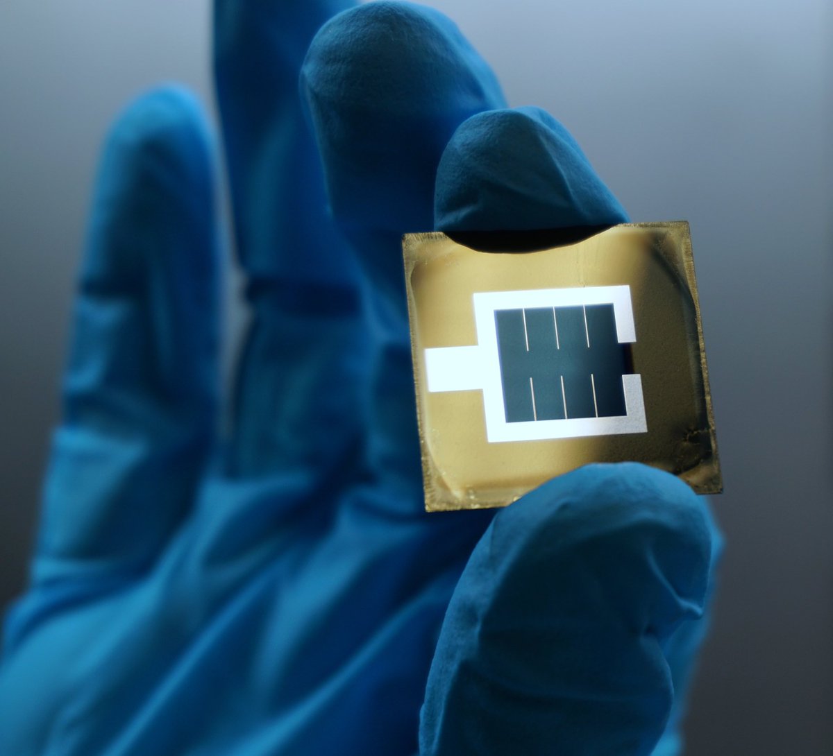 AlbrechtLab's tweet photo. We are back!
Our Perovskite/Silicon Tandem Solar Cells entered the @NREL chart with a certified efficiency of 32.5%

Thanks to all the amazing people contributing to this achievement.

@SiliconCellsHZB @HZBde https://t.co/SzA5PfiAgs