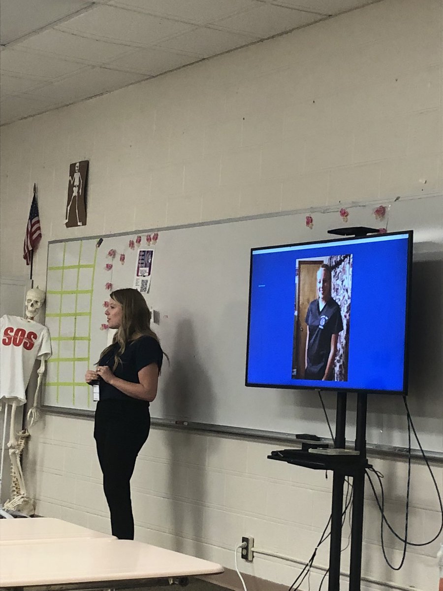 carda_j's tweet photo. East Grad- Anna Walther came to speak to HOSA about how HOSA helped her in her career choices and about her degree in Occupational Therapy. Anna was one of our first HOSA state champions and finalists at ILC!!!! @belleasthosa @BellevueSchools @ChieftainNation @RippeJeff https://t.co/mieglcAk0R