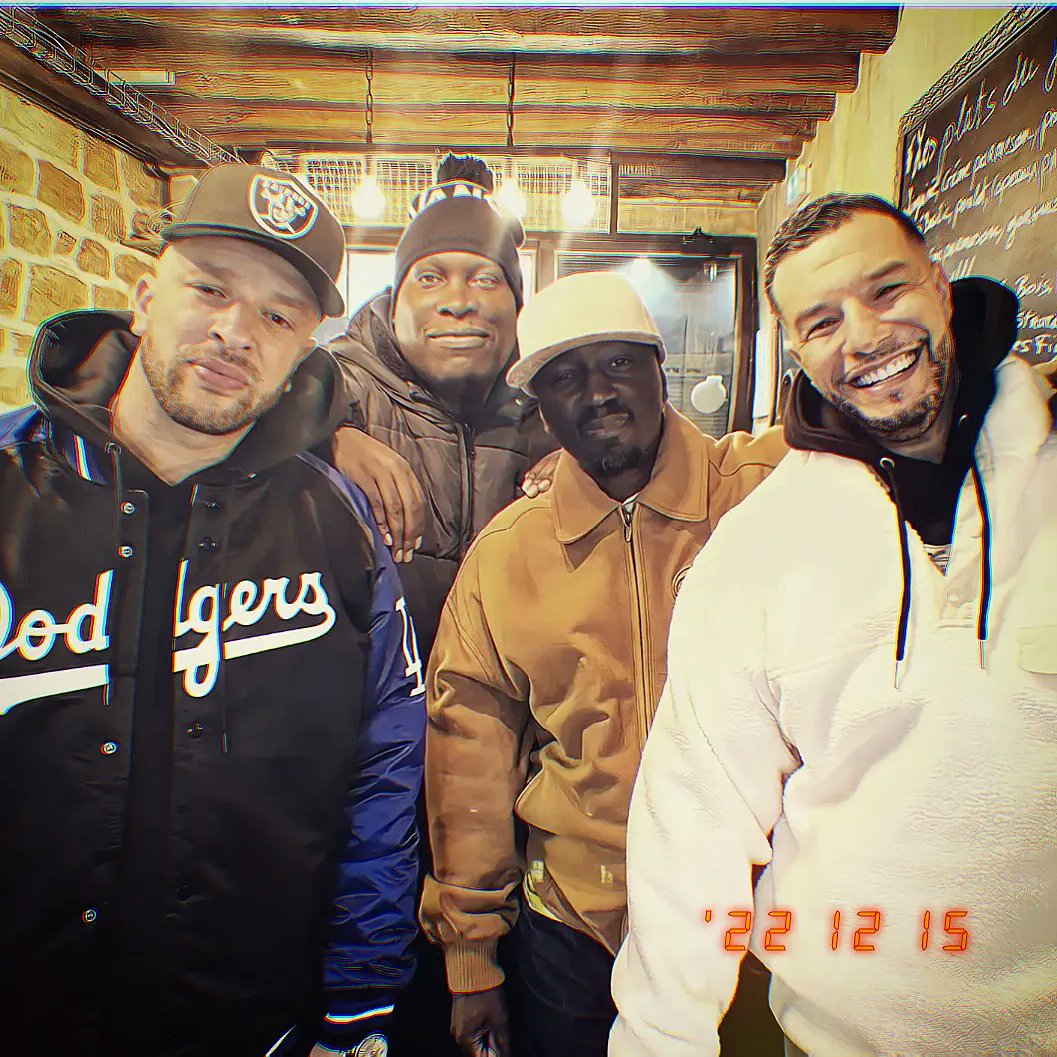 Rekta2LaNiche's tweet photo. #Legendary🗼Paris is active ✔
Trop d'histoires autour de cette table... 🤜🤛🔥 #AboutLastNight
📸 REK' x DRIVER x KAYSE x K-MEL
🙌 Much love and respect to my big brothaz 🚀
@drivermc  #Kayse #Kmel
#Reciprok #AllianceEthnik #MonsieurLeMaire #LaNiche https://t.co/OhBF4TbGX0