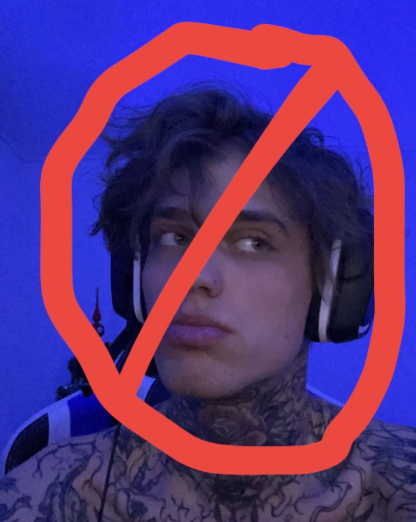 page_fayito's tweet photo. #cancelaaron #aaronisoverparty #aaronpendeje #aaroncomecaca 
#ihateaaronliebregts https://t.co/MdxiRWJNZc
