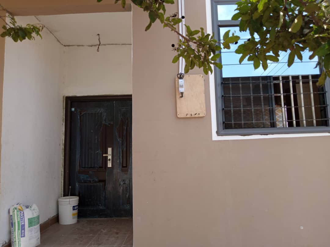 benjamin_adenyo's tweet photo. New Executive chamber and hall at powerland.there is Ghana water with poly tank with kitchen cabinets and also separate meter ghc 1,300 for a month one and half year. Call; +233 503023496 https://t.co/lSDIrlO8My