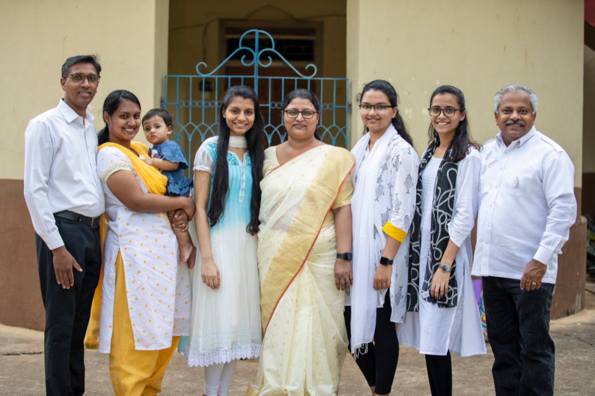 ChristForIndia's tweet image. As we celebrate this holy Christmas season, we can't help but think of our CFI family across the globe who make these times so special. From all of us at Christ for India and the Titus family, we wish you a Merry Christmas!   conta.cc/3vc9Iod
conta.cc/3HJ9lJc