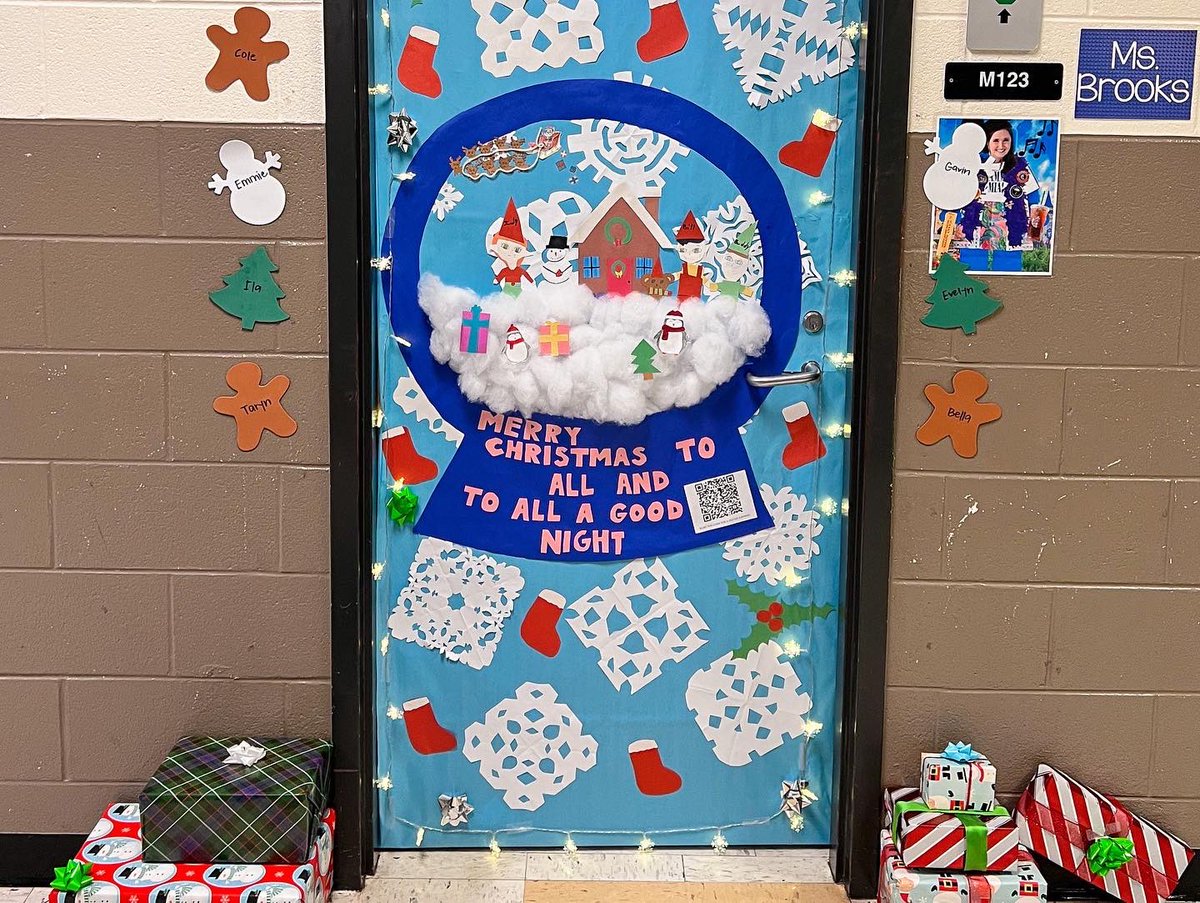 brooks_gms's tweet photo. You’re looking at the 22-23 Door Decorating Contest Winners!!! My Eagle Block worked tirelessly on our door decor &amp; video and campaigned for votes all week! We want to thank everyone for their support &amp; for joining in on our celebration!! GO PURPLE HOUSE! https://t.co/GqPP7sDyL3