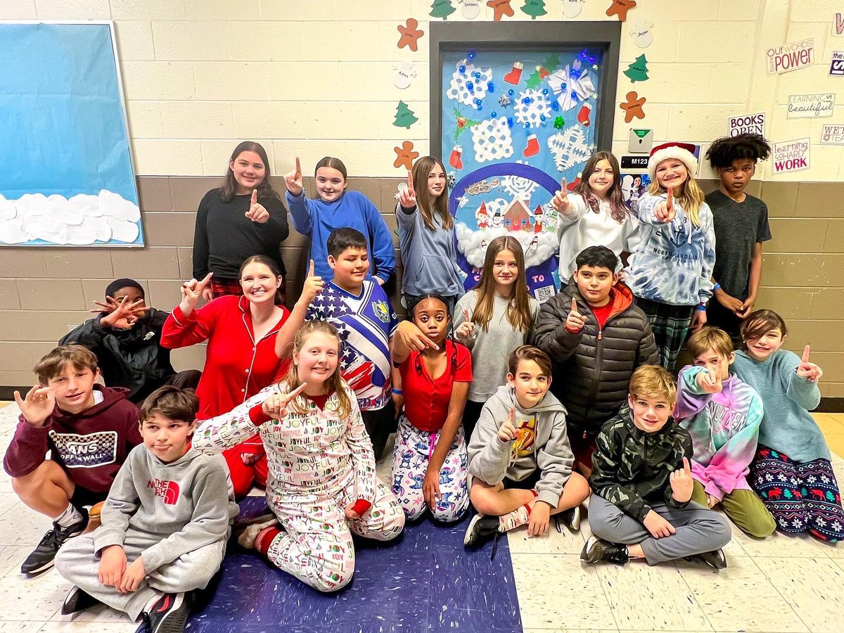 brooks_gms's tweet photo. You’re looking at the 22-23 Door Decorating Contest Winners!!! My Eagle Block worked tirelessly on our door decor &amp; video and campaigned for votes all week! We want to thank everyone for their support &amp; for joining in on our celebration!! GO PURPLE HOUSE! https://t.co/GqPP7sDyL3
