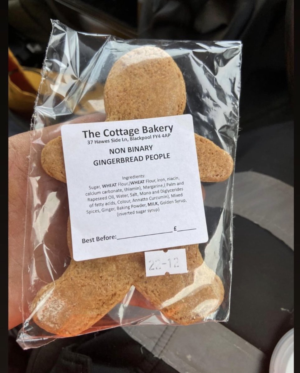 gbh589's tweet photo. Utter madnessโฆ #gingerbreadmen #gingerbreadpeople https://t.co/VQrfxaptTC