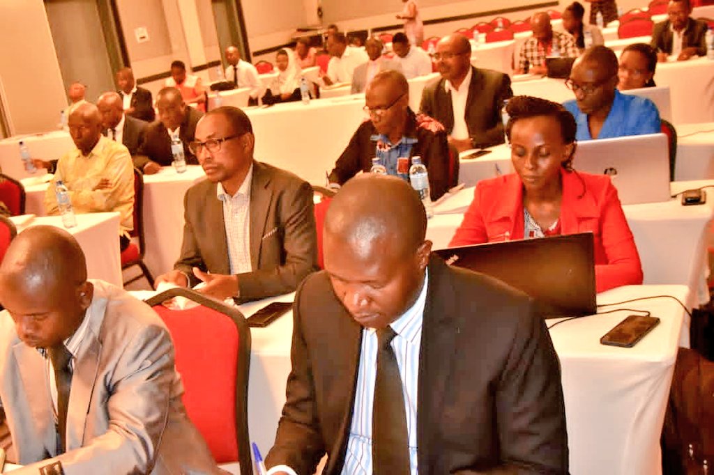 RTNBurundi's tweet photo. L'ambassadeur des #Pays_Bas au Burundi indique que le #GSADR traite tous les aspects techniques liés à l'élaboration et au suivi des stratégies sectorielles. La réunion se ferait pour l'équipe technique une fois les deux mois et au niveau de la coordination une fois les 3 mois. https://t.co/oczizmsdCJ