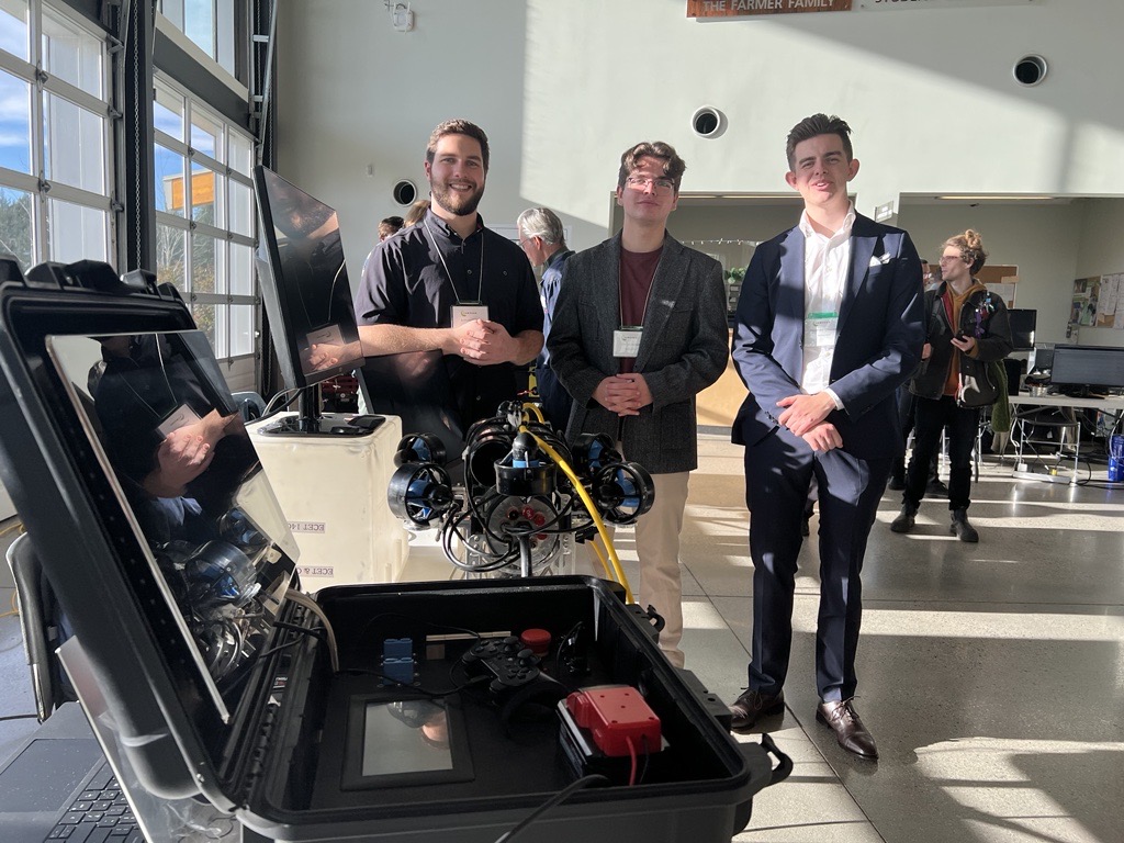 Camosun's tweet image. Students from #Camosun&apos;s Electronics &amp;amp; Computer Engineering and Electrical Engineering Technology programs recently showcased their capstone projects. These projects are not only impressive but also demonstrate the students&apos; ability to think outside the box.

#YYJTech
