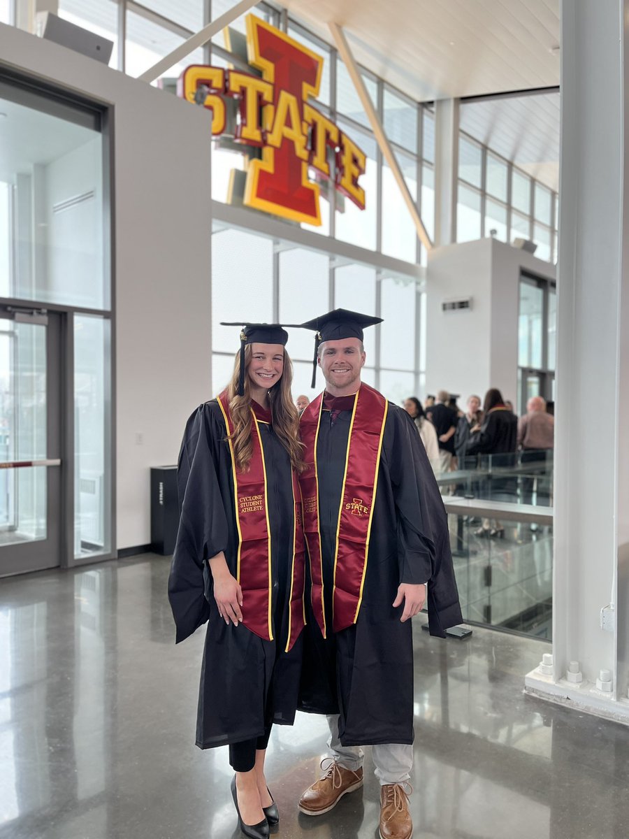 jbhlm's tweet photo. Cheers to @lehrthor and @RoryWalling! Congratulations to you both. You are your masters' of your future. https://t.co/EgYihWxaeO