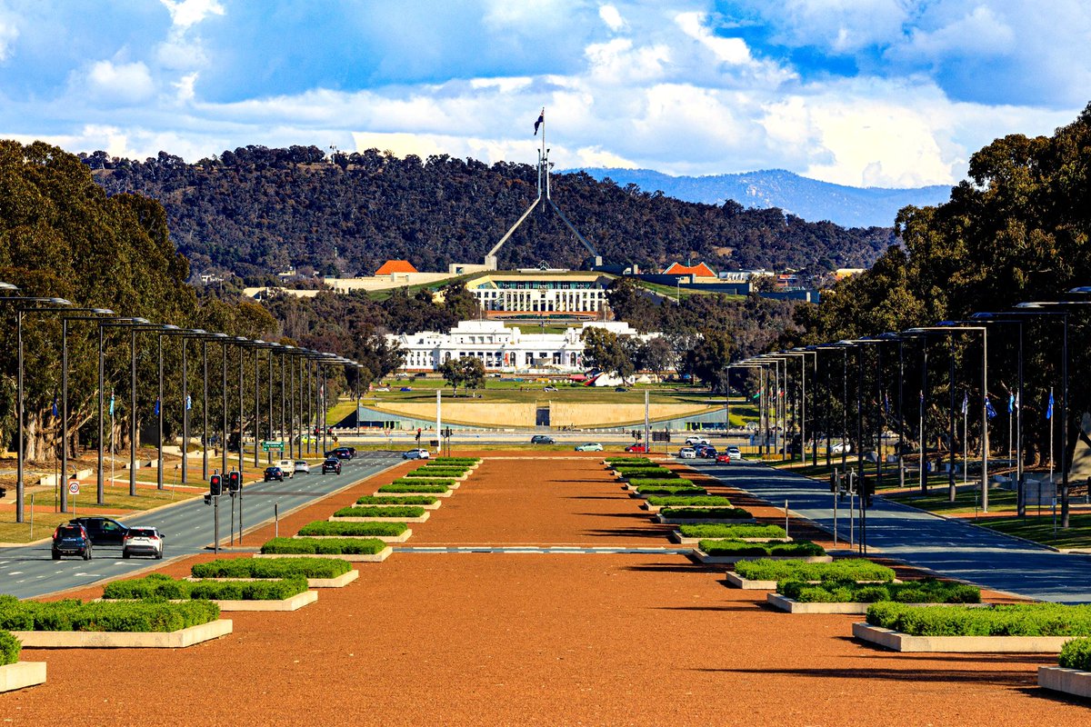 Canberra….. the city that makes it easy to use lines in photography. The Parliament House, old Parliament House and The War memorial (behind me) were deliberately build in a line. #photography #streetphotography #canberra #travelaustralia #parliamenthouse #explorecanberra #canon