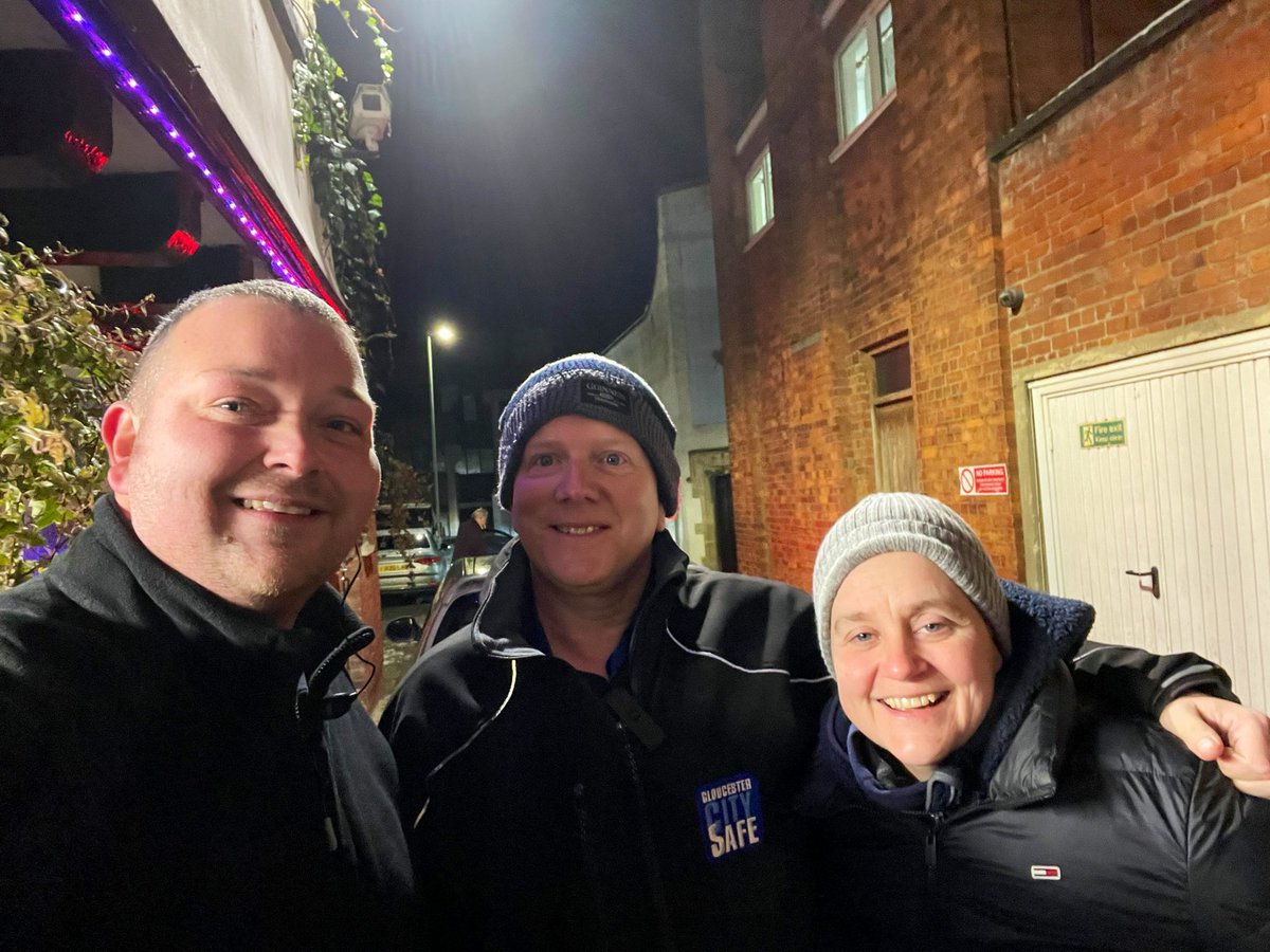 GlosHateCrime's tweet photo. Out &amp; About With @GlosCitySafe &amp; @GLOSBIDCPO Talking To Licensees &amp; Bar Staff About Hate Crime, Becoming Safe Spaces &amp; Knowing How &amp; When To Report. #SaferStreets #NightTimeEconomy #NoToHate #Gloucester https://t.co/jQu8w6kDJx