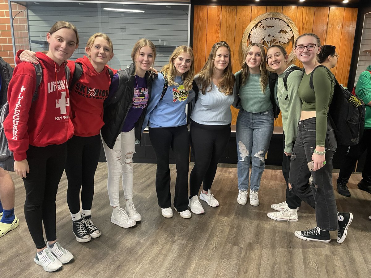 Always good to see the girls golf team together. Happy birthday Ali!