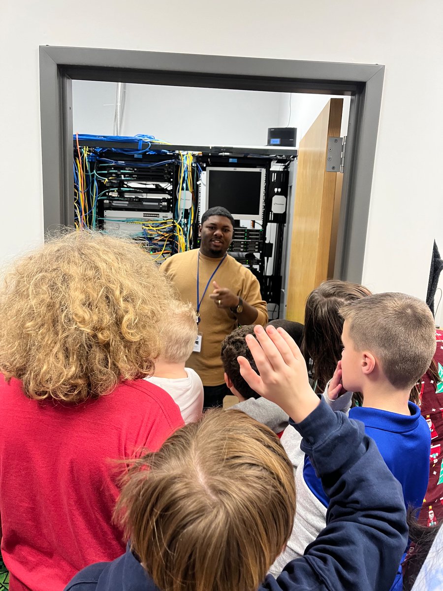 CSMSNewton's tweet photo. Today the CSMS students took an on-campus field trip to meet the PLP IT staff and check out the school server room. #thisisthefuture #kidswhocode #computerscience https://t.co/dyQJ3qFtiI