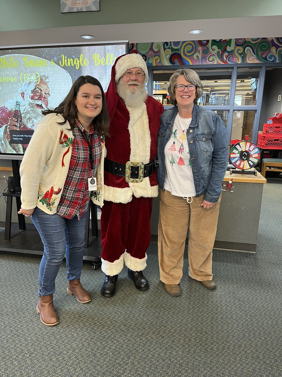 nwhs_media's tweet image. We had a surprise visitor this afternoon! Thanks Santa for spreading some holiday cheer! #govikes @GCSchoolsNC #GCSLibrariesEngage