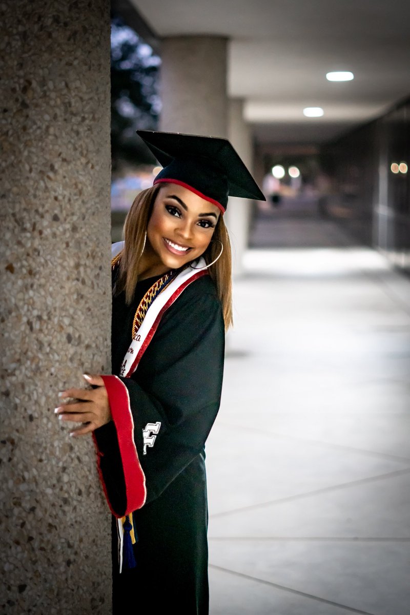 okayjessay's tweet photo. Graduating on my birthday? Not too bad 🙈 22 and degreed too 🥳 happy birthday and grad day to me!! https://t.co/B9uokc51bm