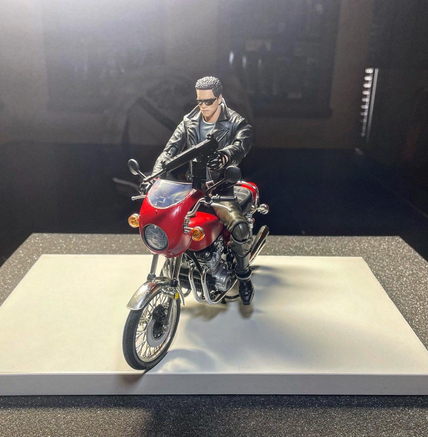 MAFEX T-800 ターミネーター ＋ ホンダCB750FOUR カスタム HONDA