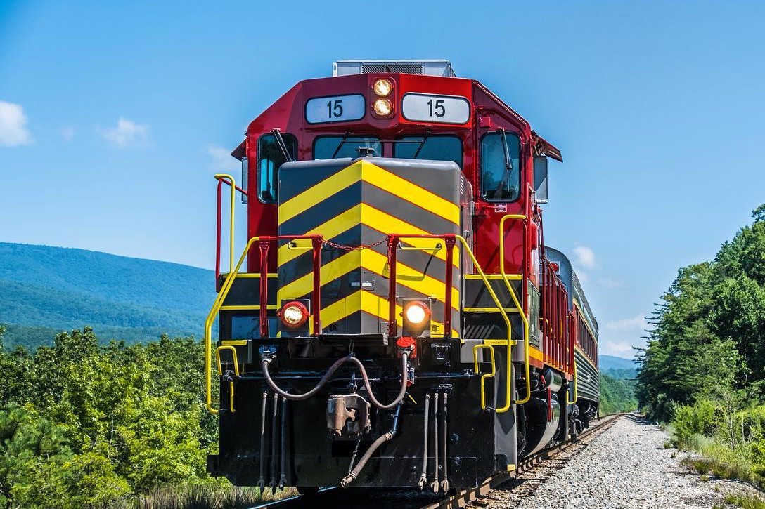 2023 Tickets Are On Sale Now! 
We are pleased to announce that a limited number of winter excursion tickets are available for travel in January, February, and March. Due to high demand, these tickets usually sell out quickly, so book your excursion today! VirginiaScenicRailway.com