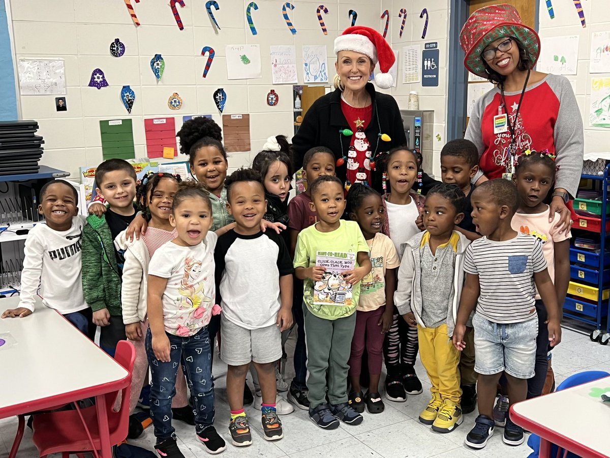 Thank you to <a href="/Stacy_Hahn2/">Stacy Hahn</a> for visiting our VPK and Headstart classrooms! Our students loved their new books! 📚