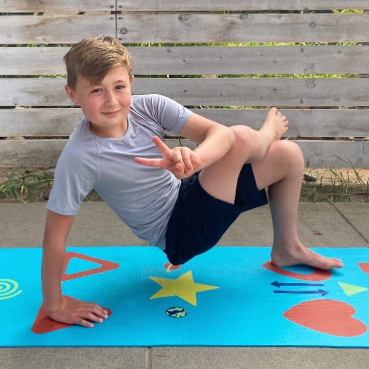 ChiUniverse's tweet photo. Boys love yoga too! ♥️ Free game app. Wellness for all! Chi Yoga Mats $25 sale. greater well-being for all. 🎁#yogagame #freeapp #kidsyoga #chiuniverse #chi #points #chicoins #holidaygiftsforkids #love #peace #saks #gratitude #family #wellness https://t.co/BMlIaBnzNR