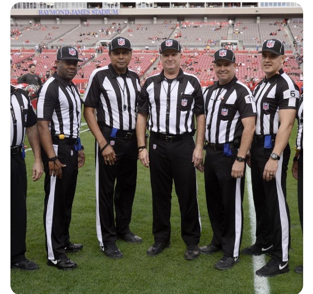 GhostAndBoozin's tweet image. The Troy offense in the first half. #CureBowl #UTSAvsTroy #WTF @UTSAFTBL