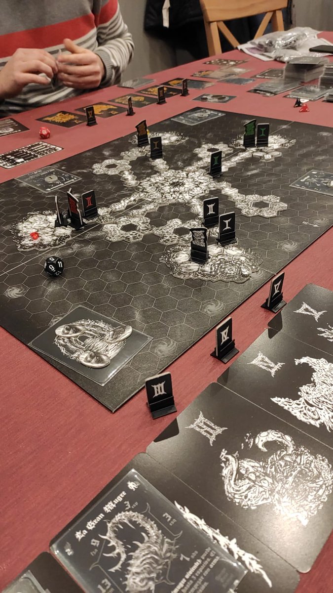 BraisLo14's tweet photo. #CaveEvil de @MasQueOca es una risa. Si juegas con ratitas la cosa gana. Se ha quedado una buena sesión death metalera en @LaTorredeDaus https://t.co/V205wBiBSz