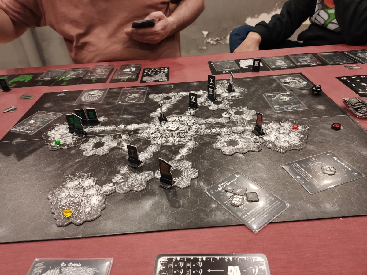 BraisLo14's tweet photo. #CaveEvil de @MasQueOca es una risa. Si juegas con ratitas la cosa gana. Se ha quedado una buena sesión death metalera en @LaTorredeDaus https://t.co/V205wBiBSz