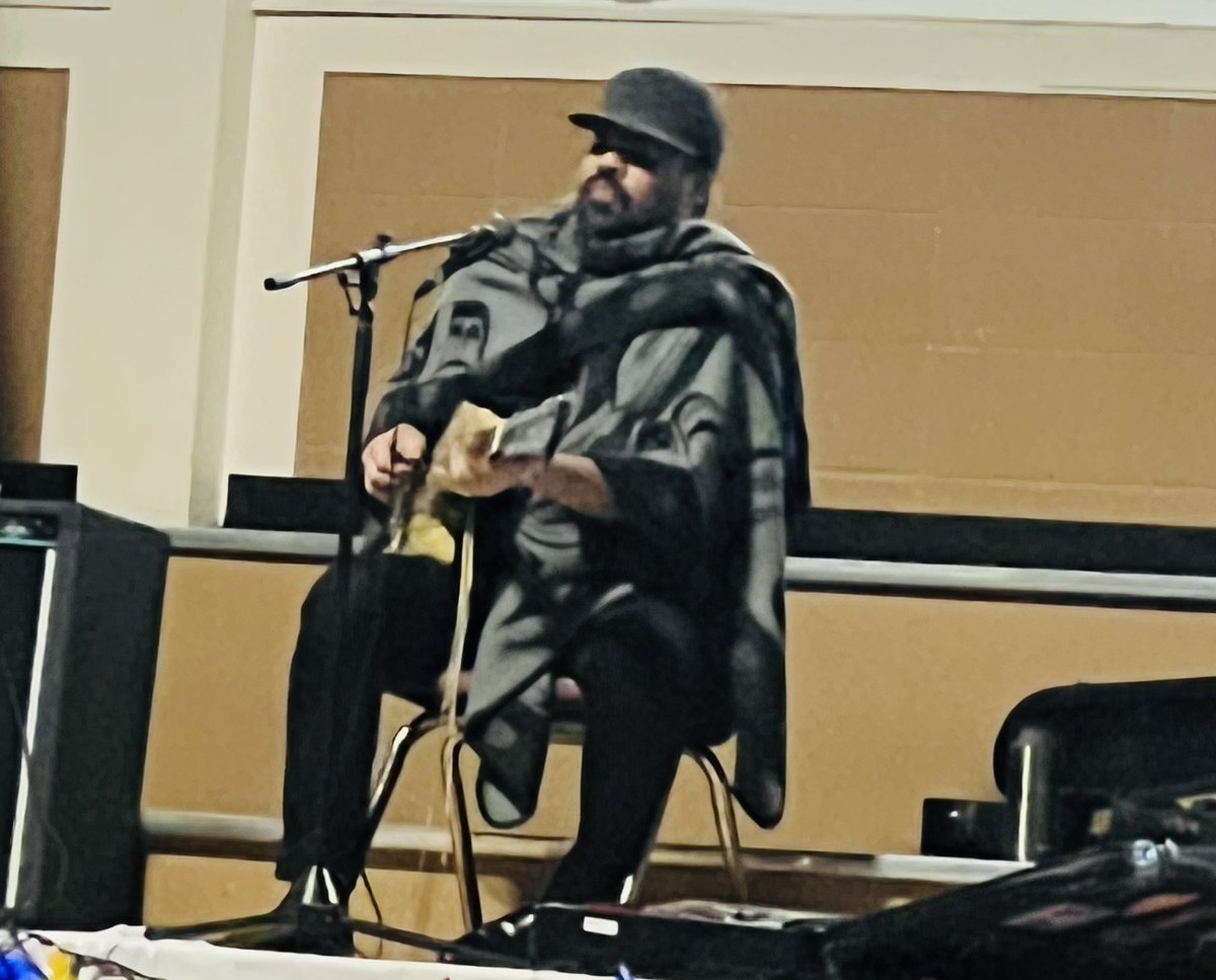 MissAnnette4's tweet photo. @gleachmusic in #Heiltsuk Territory https://t.co/OPCBw6iWH8