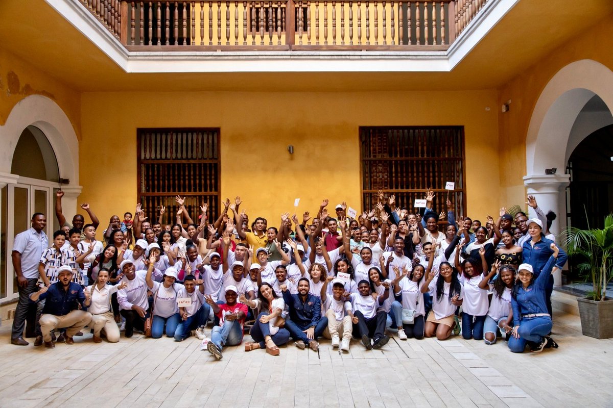 colectivotraso's tweet photo. ¡Gracias @esenttia, @DowNewsroom, @yara y #Anava por sumarse a una nueva entrega de Becas Boomerang!📚🙌
Son 6️⃣5️⃣ sueños materializados en educación tecnológica bilingüe para los jóvenes de Cartagena y Bolívar.✅✨
#BecasBoomerang #TrasoSomosTodos https://t.co/Za26Eijq4e