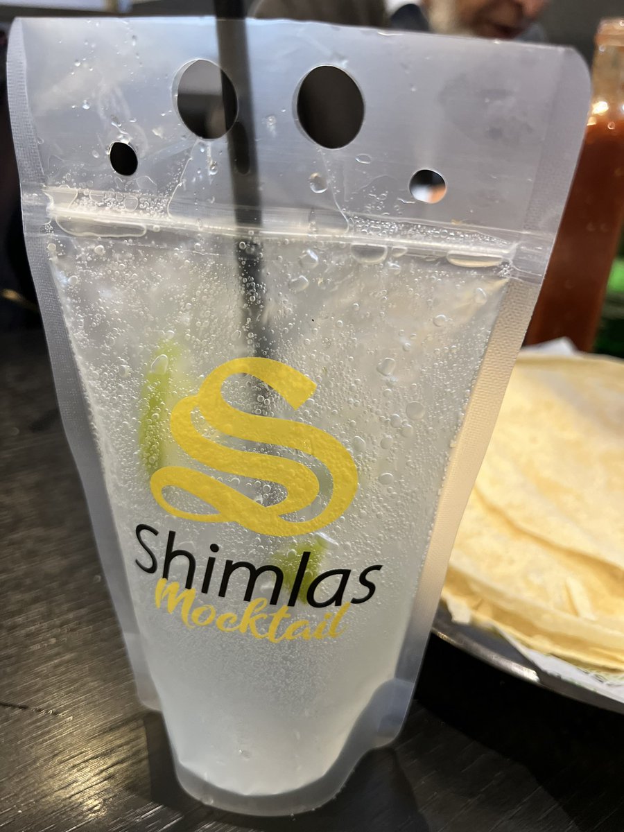 k4shf's tweet photo. #shimlasoldham tried out the vegetarian options today 👍parents absolutely loved the food & service spot on ✅#loveoldham @shimlasofficial let’s #shoplocal during #christmasinoldham #oldhamhour @muzahidukhan @OsmanSayyed #discoveroldham try their mocktails super refreshing 😉 https://t.co/3HemNXDphs