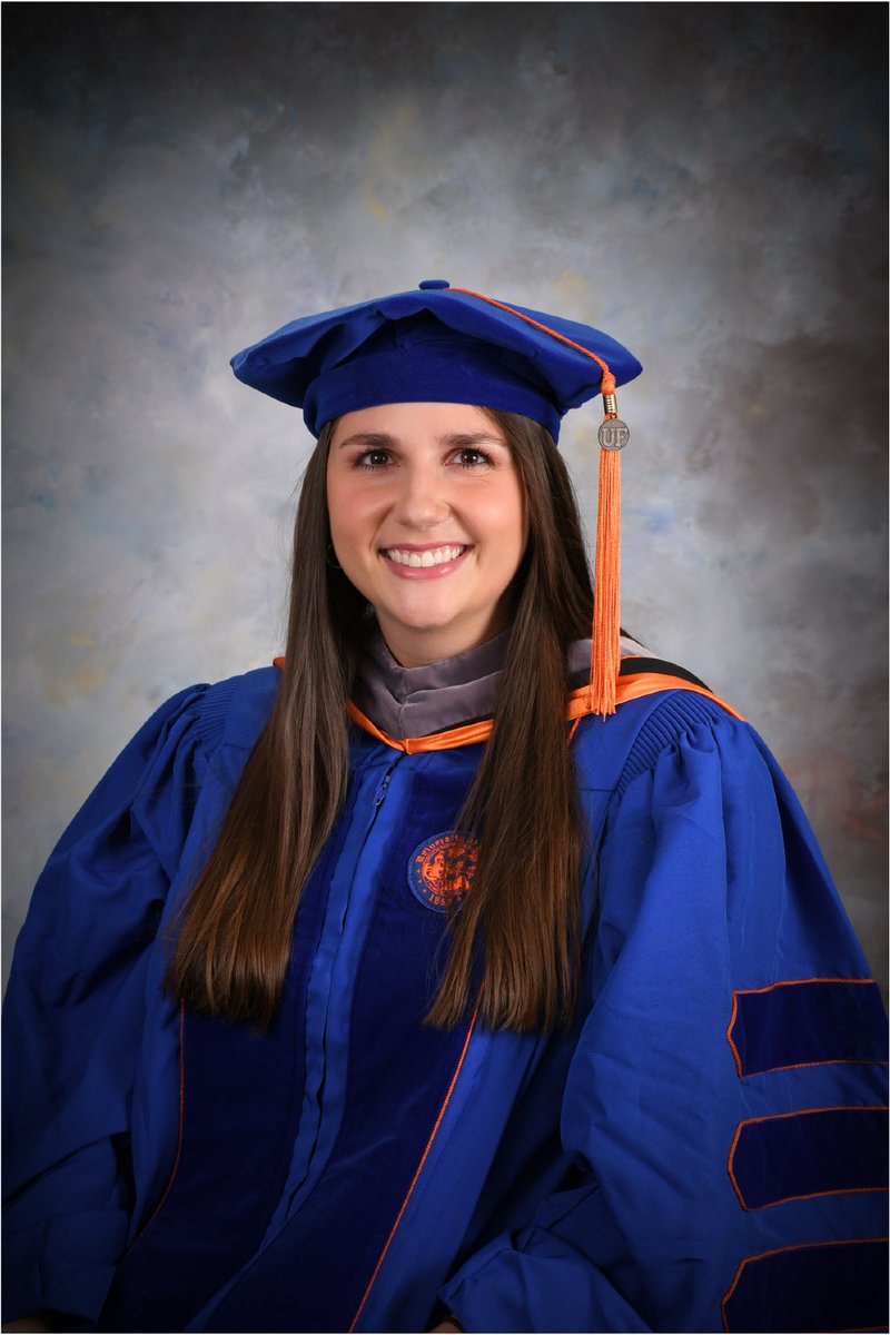_brocious's tweet photo. 5 more months and I’m a doctor 🤩😭👩🏻‍⚕️🩺🐾 https://t.co/1uaAIrOqsO