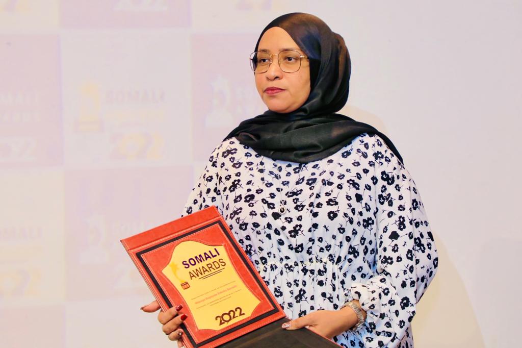 basma_amir's tweet photo. Waxaa farxad ii ah inaan xaadiro madal aad u qurux badan oo lagu abaalmarinayo Shaqsiyaadka Waxtarka u leh Bulshada, Xarumo Waxbarasho &amp; kuwa Caafimaad oo lagudoon siiyay abaalmarinta Haldoorka Bulshada ee 2022 oo ay soo abaabuleen teamka Somali Awards https://t.co/UzYfTqCZej