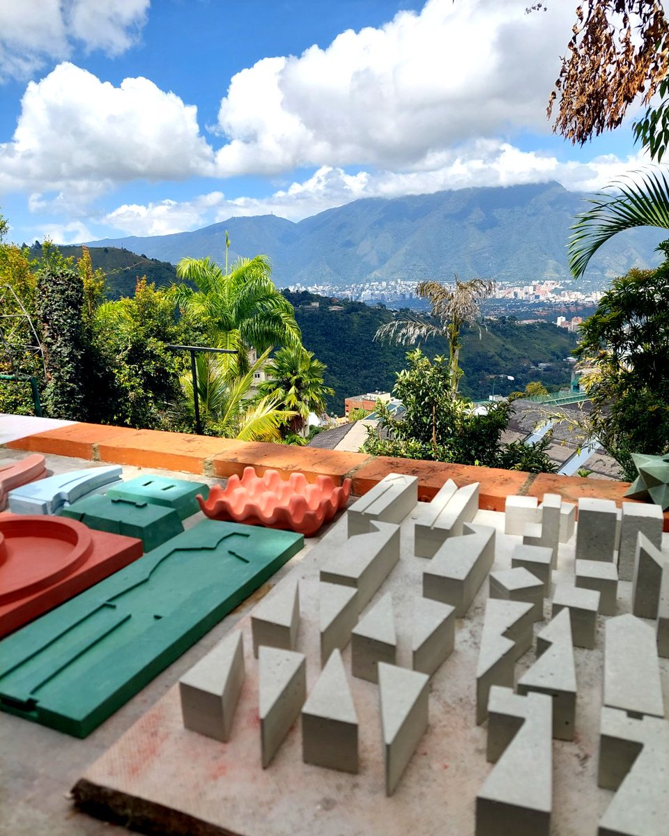 QuimeraVe's tweet photo. ...Procesando pedidos navideños, cada día más cerca de las festividades ...
#Handmade in #Concrete by #QuimeraCreativa in #Venezuela
📱Whatsapp +58.412.328.28.30 (just messages)
#Gift #Diseño #BetonDesigne #Crafts #DiseñoInterior #Navidad #Nacimiento #Pesebre #Regalos https://t.co/YiXnRYYy11