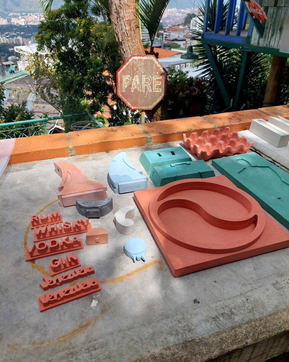 QuimeraVe's tweet photo. ...Procesando pedidos navideños, cada día más cerca de las festividades ...
#Handmade in #Concrete by #QuimeraCreativa in #Venezuela
📱Whatsapp +58.412.328.28.30 (just messages)
#Gift #Diseño #BetonDesigne #Crafts #DiseñoInterior #Navidad #Nacimiento #Pesebre #Regalos https://t.co/YiXnRYYy11