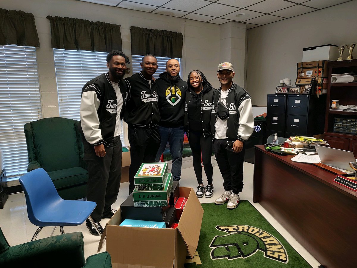 Look who stopped by to bless the students of @PineForest28311 Thank you to the @twosixproject for the shoes!!! @benne_nc @isaiahbennett_ @CFV_1