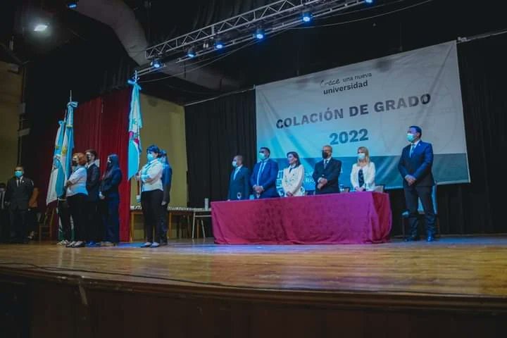 unlaroficial's tweet photo. 𝗟𝗮 𝗨𝗡𝗟𝗮𝗥 𝗰𝗼𝗻𝗰𝗿𝗲𝘁𝗼́ 𝘀𝘂 𝘂́𝗹𝘁𝗶𝗺𝗮 𝗰𝗼𝗹𝗮𝗰𝗶𝗼́𝗻 𝗱𝗲 𝗴𝗿𝗮𝗱𝗼 𝗱𝗲𝗹 𝗮𝗻̃𝗼 👩‍🎓🧑‍🎓

En esta oportunidad 118 nuevos graduados y graduadas prestaron juramento y recibieron sus respectivos diplomas acreditantes. 

Más información: https://t.co/r6HRKihBpT https://t.co/hfJ0GwFw5O