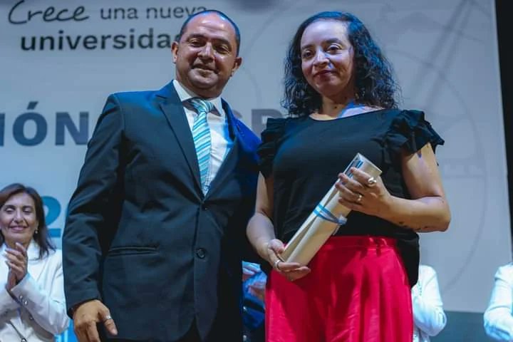unlaroficial's tweet photo. 𝗟𝗮 𝗨𝗡𝗟𝗮𝗥 𝗰𝗼𝗻𝗰𝗿𝗲𝘁𝗼́ 𝘀𝘂 𝘂́𝗹𝘁𝗶𝗺𝗮 𝗰𝗼𝗹𝗮𝗰𝗶𝗼́𝗻 𝗱𝗲 𝗴𝗿𝗮𝗱𝗼 𝗱𝗲𝗹 𝗮𝗻̃𝗼 👩‍🎓🧑‍🎓

En esta oportunidad 118 nuevos graduados y graduadas prestaron juramento y recibieron sus respectivos diplomas acreditantes. 

Más información: https://t.co/r6HRKihBpT https://t.co/hfJ0GwFw5O