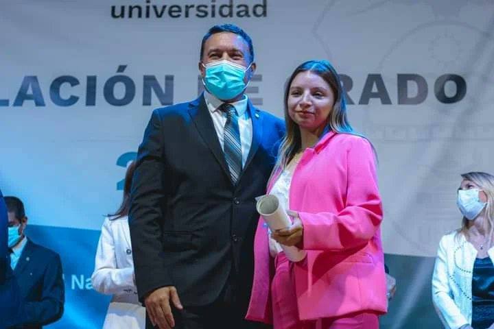 unlaroficial's tweet photo. 𝗟𝗮 𝗨𝗡𝗟𝗮𝗥 𝗰𝗼𝗻𝗰𝗿𝗲𝘁𝗼́ 𝘀𝘂 𝘂́𝗹𝘁𝗶𝗺𝗮 𝗰𝗼𝗹𝗮𝗰𝗶𝗼́𝗻 𝗱𝗲 𝗴𝗿𝗮𝗱𝗼 𝗱𝗲𝗹 𝗮𝗻̃𝗼 👩‍🎓🧑‍🎓

En esta oportunidad 118 nuevos graduados y graduadas prestaron juramento y recibieron sus respectivos diplomas acreditantes. 

Más información: https://t.co/r6HRKihBpT https://t.co/hfJ0GwFw5O