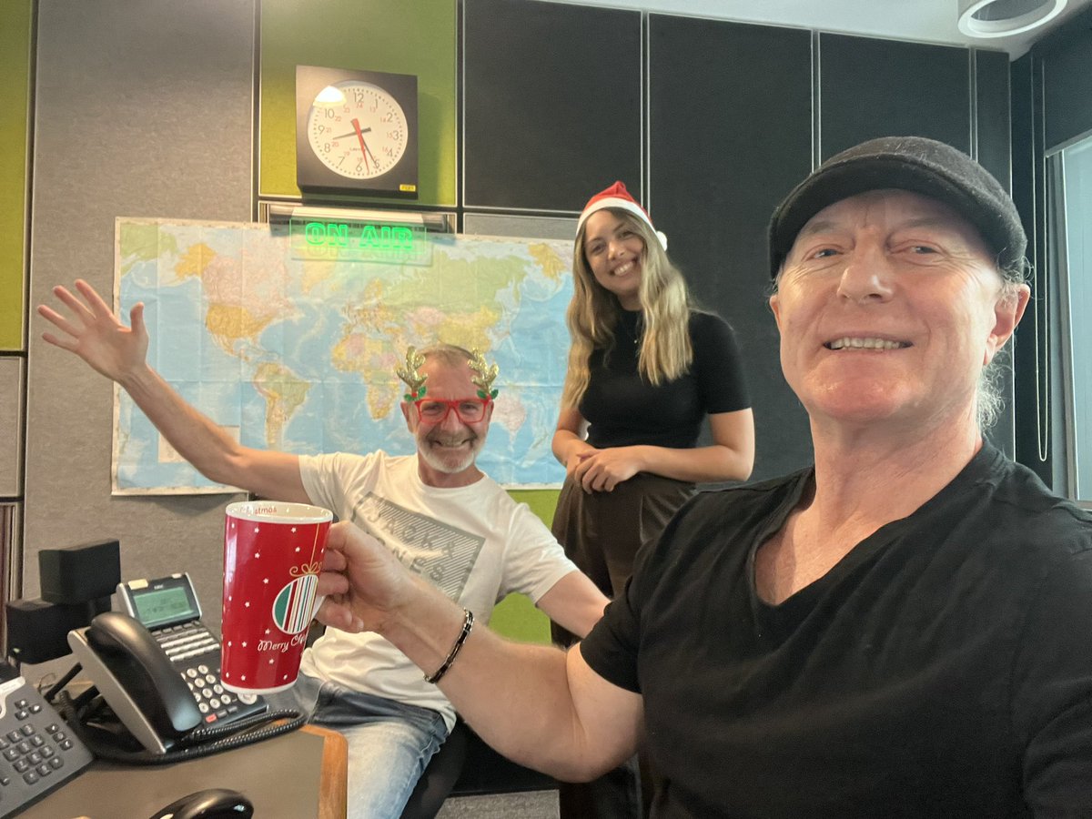 A Merry Christmas from the Saturday Breakfast team at #ABCIllawarra 🎄I’m so grateful to wrap up the year part of this awesome team. It has been the best place to learn and grow. We will be back January 14! <a href="/MarkMat12674978/">Mark Matthews</a> #abc #illawarra #christmas
