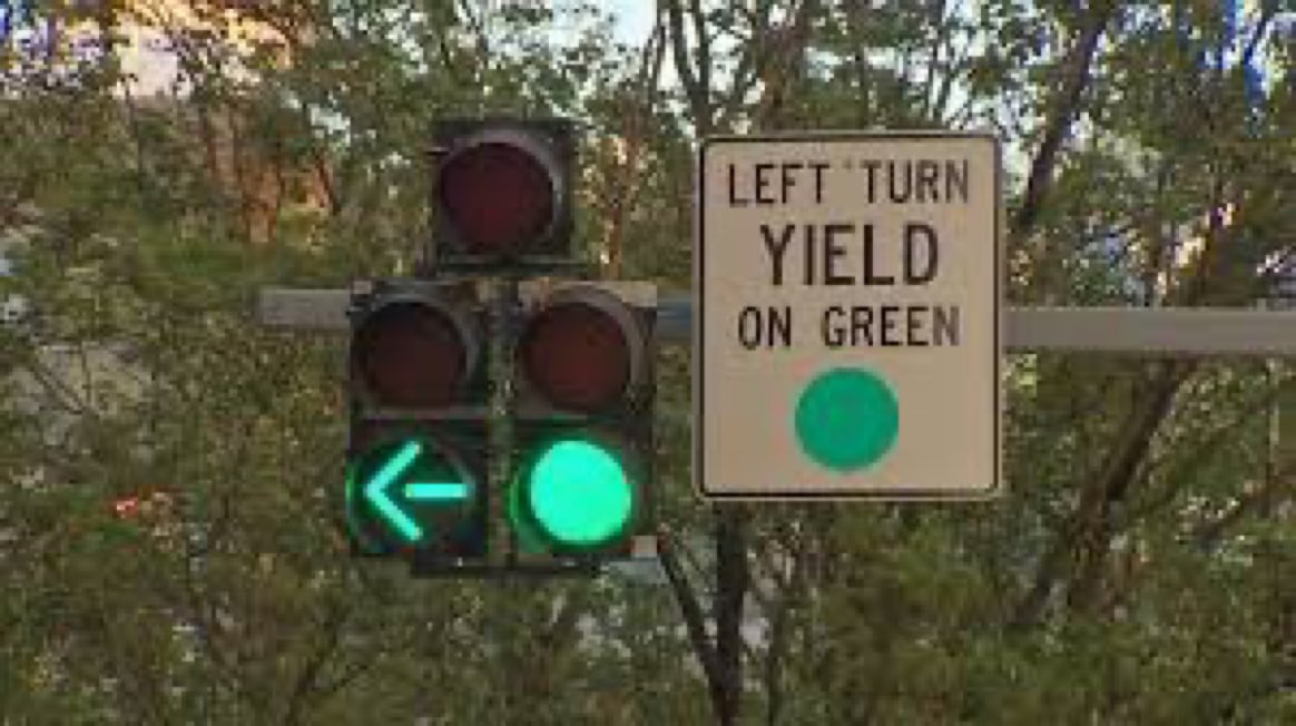 Super70sSports's tweet photo. One of my pet peeves is people with a delayed reaction to a green turn arrow. Look, I may be 14th in the queue but I still got ambitions for this light, motherfucker. https://t.co/xNKUPUDhh6