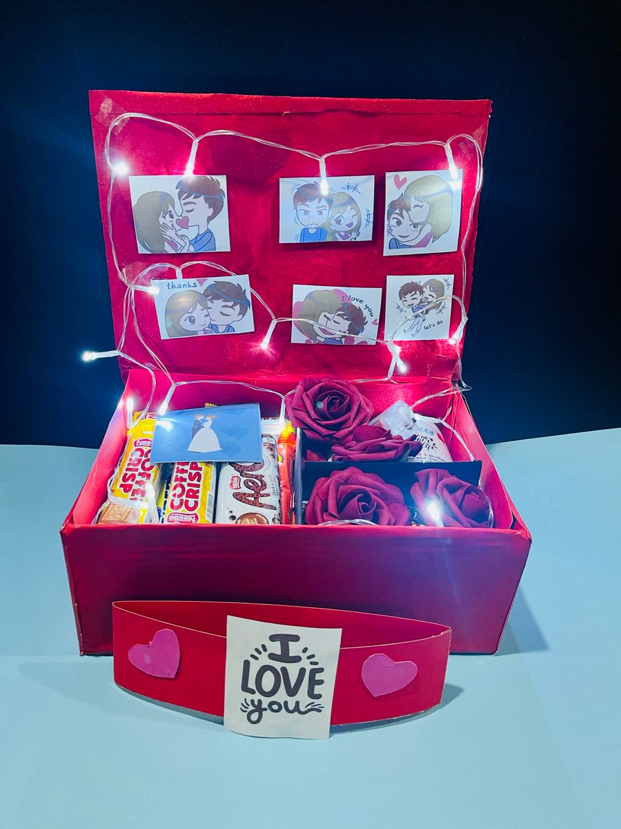 EmmanuelG501125's tweet photo. Canadian Snack Box, Anniversary theme Gift Box with chocolates, customized mug, customized card and string lights | Christmas Gift
 #theme #box #snack #giftideas #gift #Anniversary #Christmas #christmas2022 #xmas #christmas #GiftlyTreats #EtsyEmail

👉https://t.co/Sgzg447vQa https://t.co/V9nrqbTtIL