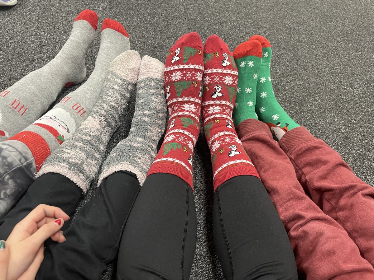 misstoroWCS's tweet photo. Christmas fun! @warrenschools #LincolnPrideWCS https://t.co/SSI0TjsRV2