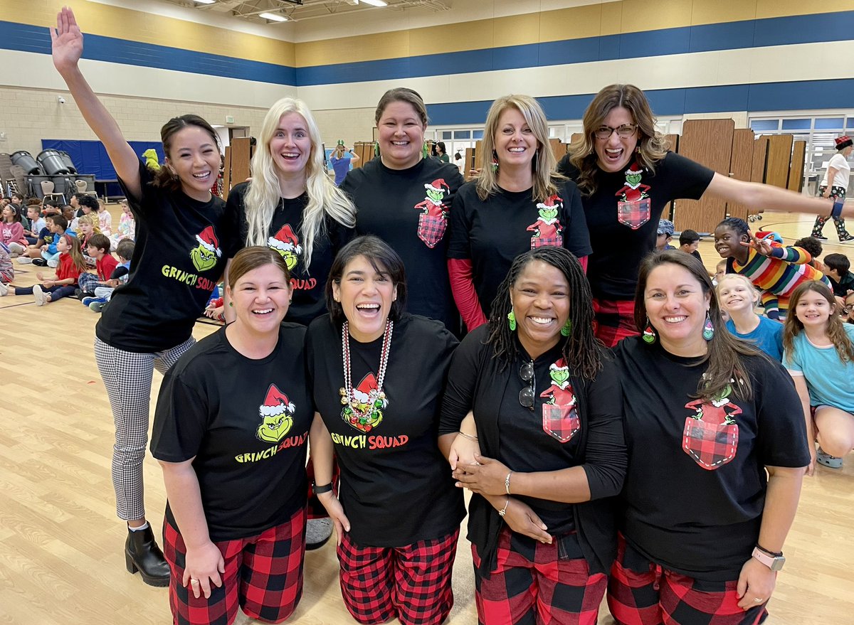 Happy Holidays from your TWE 3rd Grade Teachers! <a href="/TWEHowl/">Tom Wilson Elementary</a>