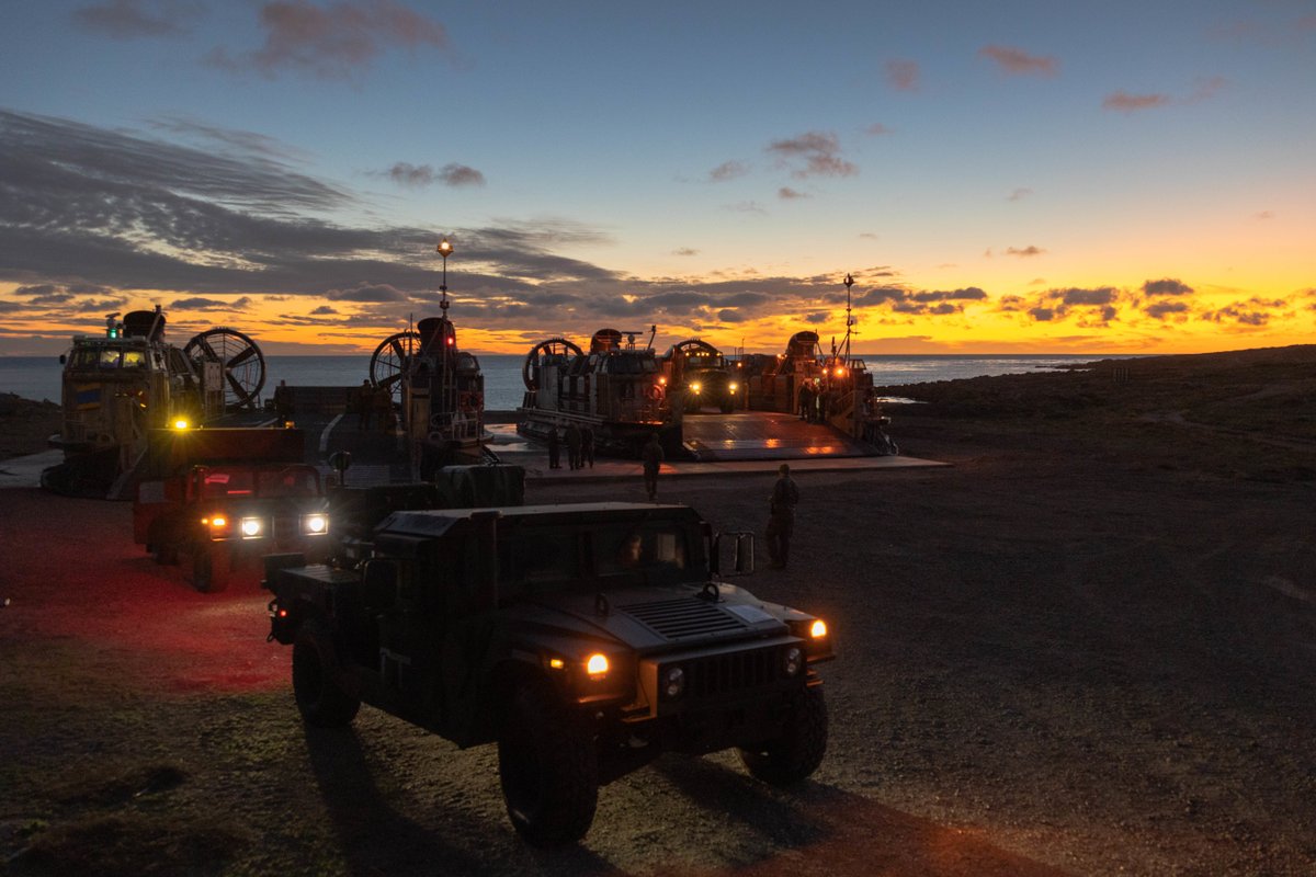 3rdmaw's tweet photo. @USMC vehicles and equipment from #MACG38 offload from a @USNavy landing craft, air cushion with #ACU5 during #SteelKnight on San Clemente Island. Steel Knight provides #3rdMAW an opportunity to refine Wing-level warfighting in support of #IMEF. https://t.co/LDhhbhRrHB