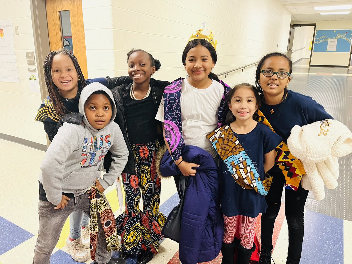 The show must go on! Code🍊might have cancelled our <a href="/KilbyTiger21/">Tiger21</a> Showcase but today the <a href="/KilbyTigers/">KilbyTigersRoar</a> in our Tiger21 Reader’s Theater Club did an amazing job performing the play “Why is the sky far away: A Nigerian Folk Tale” #ReadingRocks #pwcsproud