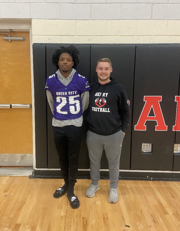 Tomorrow <a href="/savalas33716113/">Savalas Ray🏈</a> will represent <a href="/BerryFootballNC/">Berry Academy Football</a> in the <a href="/qc_seniorbowl/">Queen City Senior Bowl #WeHaveCharlotte</a>. Good luck 25! #GoCardinals 

<a href="/POBerryAthletic/">Phillip O. Berry Athletics</a> @chrisredding_1