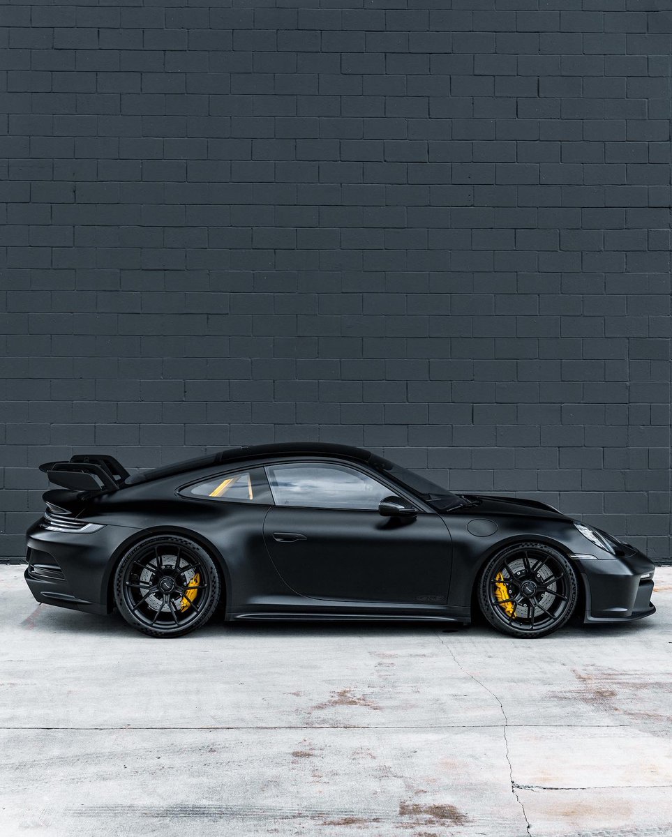 KFLETCH___'s tweet photo. “The Batman” spec. Here’s some pics from my set with this 992 GT3 https://t.co/5P8TxxogQf